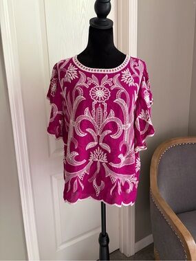 Solitaire Fuchsia Embroidered Women's Blouse with White Lace Motifs